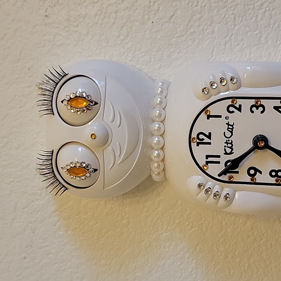 Jeweled White Lady Kit-Cat Klock clock - Picture 3 of 4